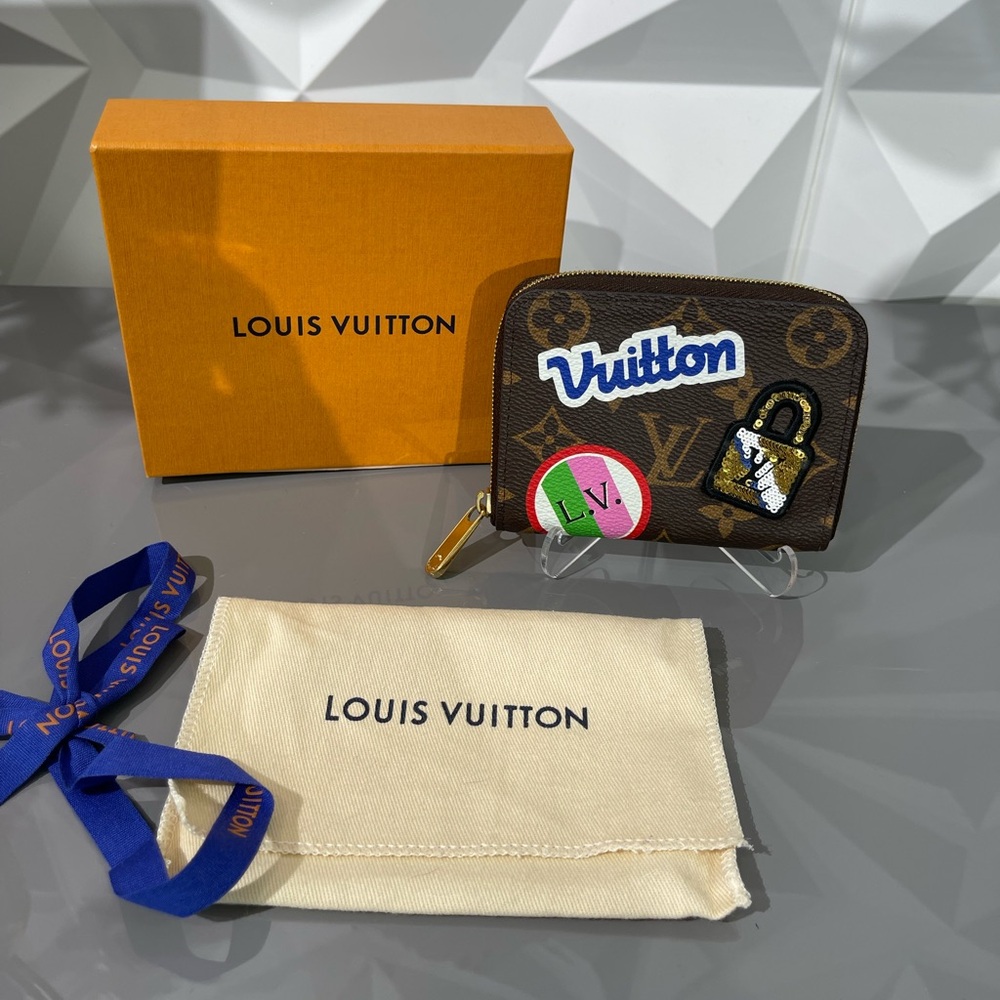 Limited Edition LV Patches Short Wallet EUC ♥️
